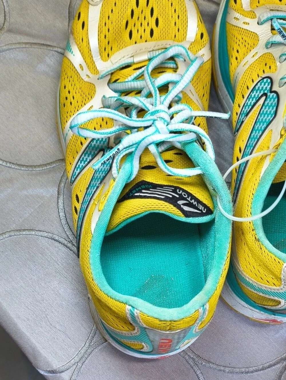 Newton Women’s Yellow and Teal Running Shoes AB Size 7.5